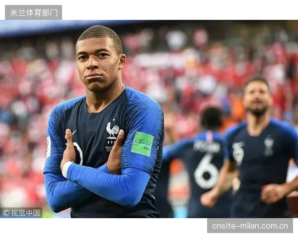 姆巴佩俱乐部数据证明其中路效率，德尚或坚持其国家队中锋安排。
